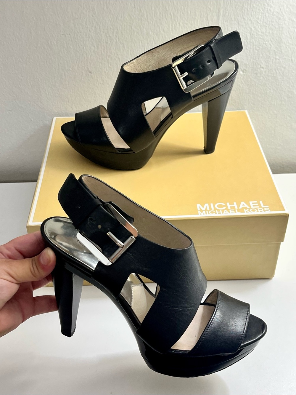 MICHAEL Michael Kors Carla Black Leather Platform Heels Size 7.5 IOB